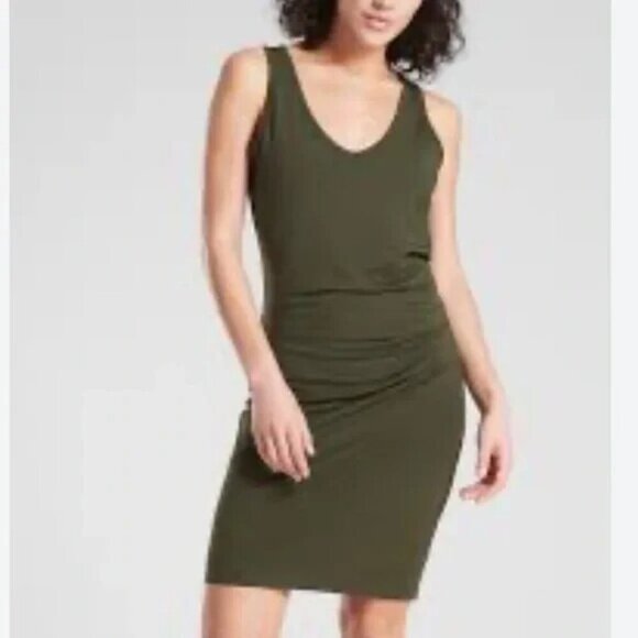 Athleta NWT Della Fitted Green Sleeveless Ruched‎ Side Dress Size Medium - Picture 1 of 9